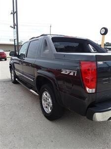 2006 Chevrolet Avalanche LT 1500 LT 1500 4dr Crew Cab   - Photo 4 - Davenport, IA 52802