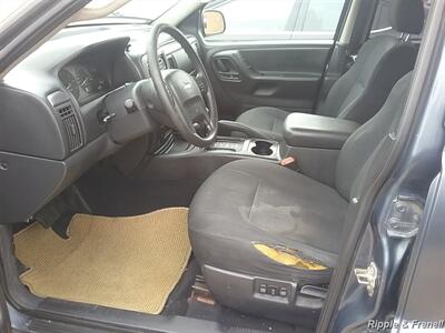 2003 Jeep Grand Cherokee Laredo   - Photo 8 - Davenport, IA 52802