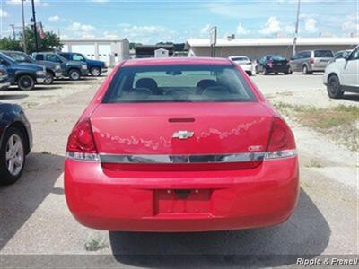 2010 Chevrolet Impala LT   - Photo 5 - Davenport, IA 52802