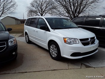 2016 Dodge Grand Caravan SE   - Photo 8 - Davenport, IA 52802