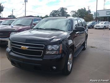 2007 Chevrolet Suburban LS 1500   - Photo 1 - Davenport, IA 52802