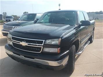 2006 Chevrolet Silverado 1500 LS LS 4dr Extended Cab   - Photo 1 - Davenport, IA 52802