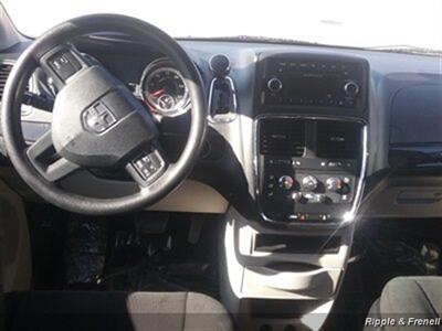 2012 Dodge Grand Caravan SE   - Photo 10 - Davenport, IA 52802