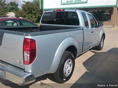 2009 Nissan Frontier XE   - Photo 6 - Davenport, IA 52802