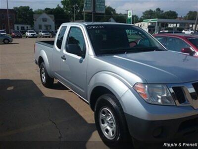 2009 Nissan Frontier XE   - Photo 4 - Davenport, IA 52802