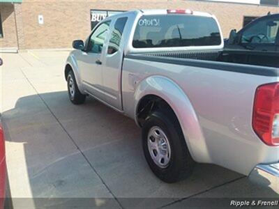 2009 Nissan Frontier XE   - Photo 7 - Davenport, IA 52802