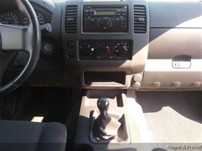 2009 Nissan Frontier XE   - Photo 13 - Davenport, IA 52802