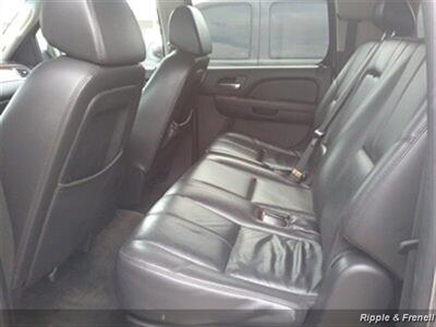 2008 Chevrolet Suburban LT 1500   - Photo 9 - Davenport, IA 52802