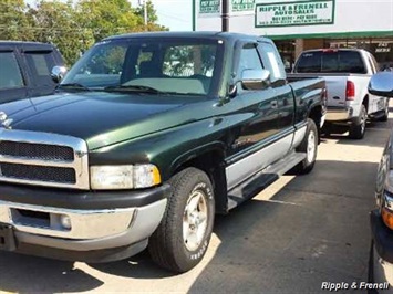 1996 Dodge Ram 1500 Laramie SLT   - Photo 4 - Davenport, IA 52802