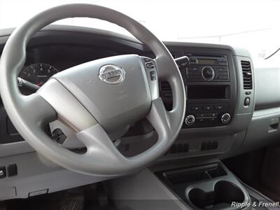 2017 Nissan NV 2500 HD SL   - Photo 5 - Davenport, IA 52802