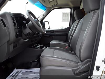 2017 Nissan NV 2500 HD SL   - Photo 4 - Davenport, IA 52802