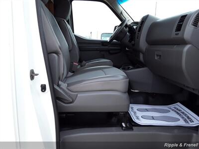 2017 Nissan NV 2500 HD SL   - Photo 11 - Davenport, IA 52802