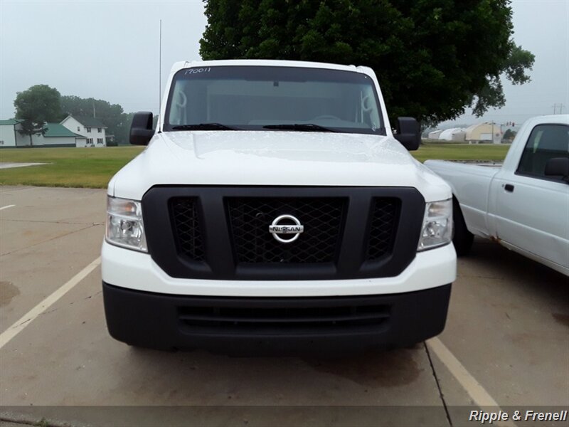 2017 Nissan NV 2500 HD SL   - Photo 1 - Davenport, IA 52802
