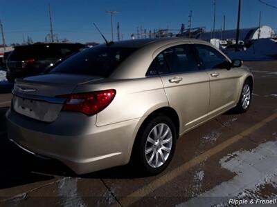 2011 Chrysler 200 Touring   - Photo 9 - Davenport, IA 52802