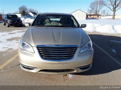 2011 Chrysler 200 Touring   - Photo 1 - Davenport, IA 52802