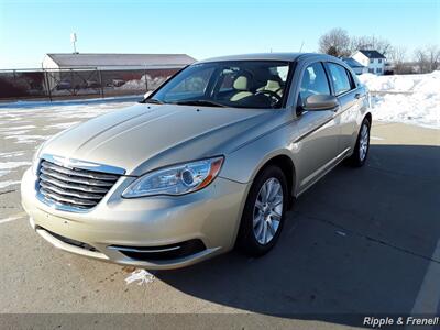 2011 Chrysler 200 Touring   - Photo 3 - Davenport, IA 52802