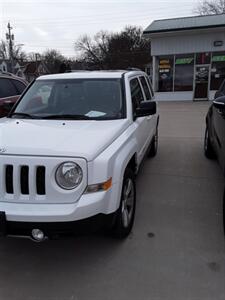 2011 Jeep Patriot Latitude X   - Photo 3 - Davenport, IA 52802