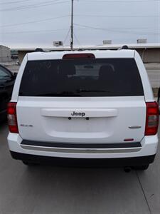 2011 Jeep Patriot Latitude X   - Photo 5 - Davenport, IA 52802