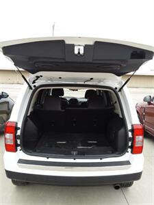 2011 Jeep Patriot Latitude X   - Photo 14 - Davenport, IA 52802