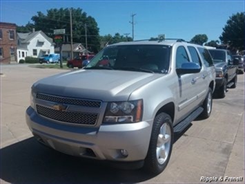 2007 Chevrolet Suburban LTZ 1500 LTZ 1500 4dr SUV   - Photo 1 - Davenport, IA 52802