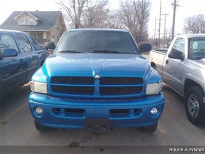 2001 Dodge Ram 1500 SLT 4dr Quad Cab SLT   - Photo 1 - Davenport, IA 52802