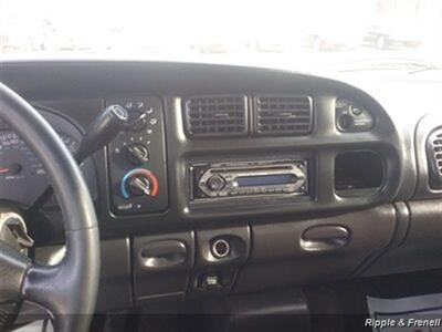 2001 Dodge Ram 1500 SLT 4dr Quad Cab SLT   - Photo 10 - Davenport, IA 52802