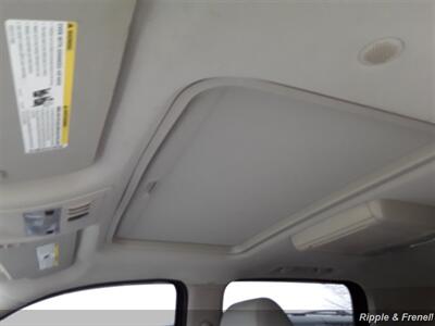 2010 GMC Yukon SLT 1500   - Photo 5 - Davenport, IA 52802