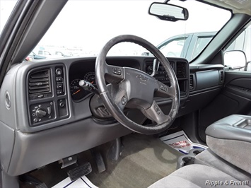 2006 Chevrolet Silverado 1500 Base 4dr Extended Cab   - Photo 12 - Davenport, IA 52802