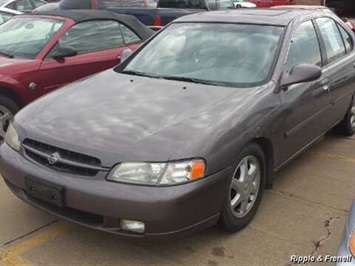 1998 Nissan Altima GLE   - Photo 2 - Davenport, IA 52802