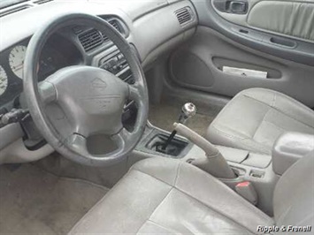 1998 Nissan Altima GLE   - Photo 3 - Davenport, IA 52802