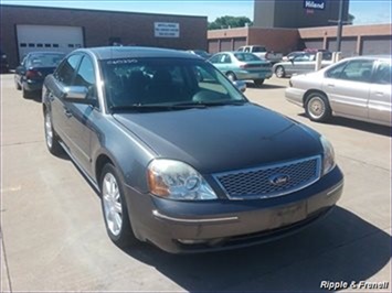 2006 Ford Five Hundred Limited   - Photo 1 - Davenport, IA 52802