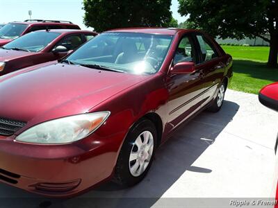 2002 Toyota Camry LE   - Photo 3 - Davenport, IA 52802