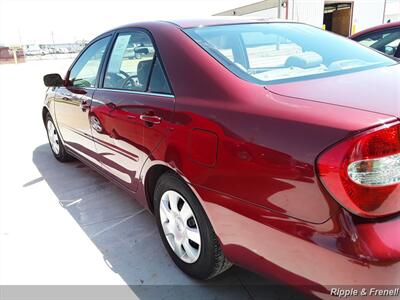 2002 Toyota Camry LE   - Photo 7 - Davenport, IA 52802