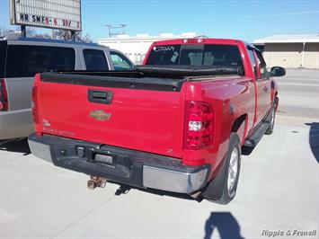 2007 Chevrolet Silverado 1500 Work Truck Work Truck 4dr Extended Cab   - Photo 3 - Davenport, IA 52802