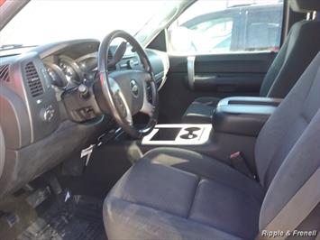 2007 Chevrolet Silverado 1500 Work Truck Work Truck 4dr Extended Cab   - Photo 4 - Davenport, IA 52802