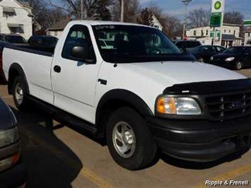 2002 Ford F-150 XL   - Photo 2 - Davenport, IA 52802