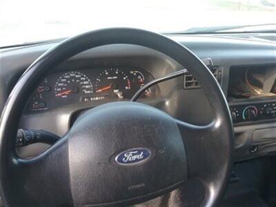 2004 Ford F-450 XL   - Photo 9 - Silvis, IL 61282