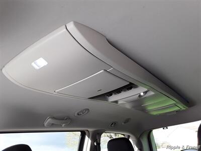 2016 Chrysler Town & Country Touring - Photo 7 - Davenport, IA 52802
