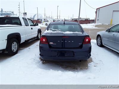 2013 Dodge Avenger SXT   - Photo 9 - De Witt, IA 52742