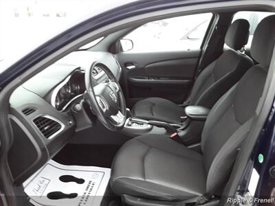 2013 Dodge Avenger SXT   - Photo 5 - De Witt, IA 52742