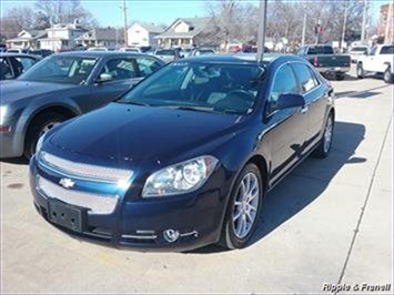 2009 Chevrolet Malibu LTZ   - Photo 1 - Davenport, IA 52802