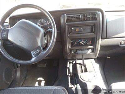 2000 Jeep Cherokee Sport 4dr Sport   - Photo 12 - Davenport, IA 52802