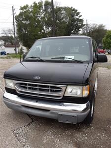 2001 Ford E-Series Van   - Photo 1 - Davenport, IA 52802