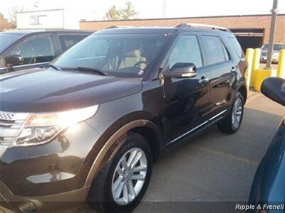 2013 Ford Explorer XLT   - Photo 2 - Davenport, IA 52802