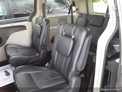 2011 Chrysler Town & Country Touring-L   - Photo 7 - Davenport, IA 52802