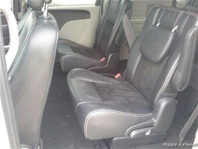 2017 Dodge Grand Caravan SXT - Photo 9 - Davenport, IA 52802