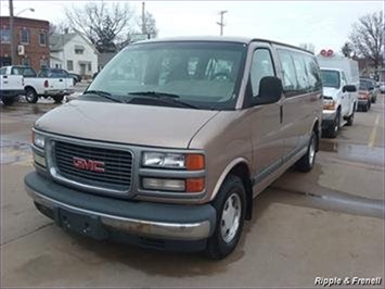 2000 GMC Savana Passenger G1500   - Photo 1 - Davenport, IA 52802