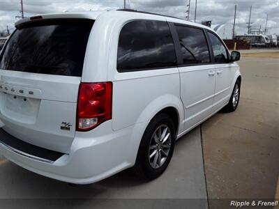 2014 Dodge Grand Caravan R/T   - Photo 11 - Davenport, IA 52802