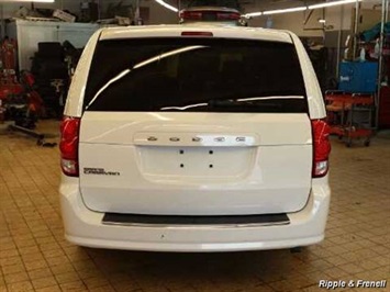 2012 Dodge Grand Caravan SE   - Photo 5 - Davenport, IA 52802