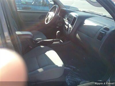 2006 Ford Escape XLT Sport   - Photo 11 - Davenport, IA 52802